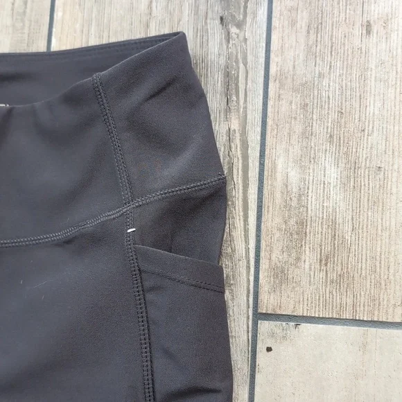 Set of 4 Mondetta Leggings with Pockets and Crisscrossed Detailing - Picture 5 of 10